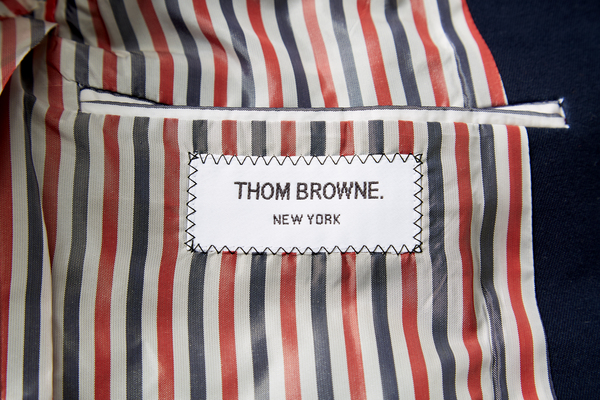 トムブラウンとはどういうファッションブランド？日本でも評価される理由とは