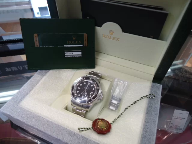 ROLEX(ロレックス)の時計、シードゥエラーを買取させていただきました。浜松市のエコスタイル宮竹店状態は通常の使用感のあるお品物になります。