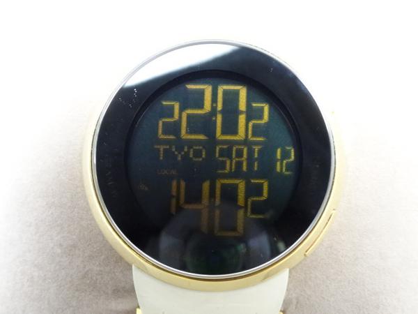グッチのアイグッチ グラミー賞限定モデル デジタル腕時計 白の買取実績です。