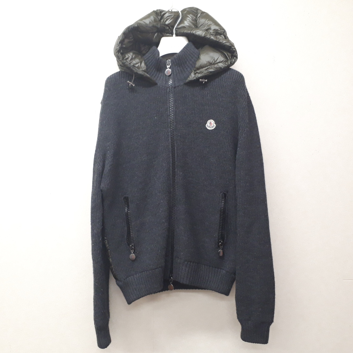 モンクレールのMAGLIONE TRICOT CARDIGAN　ニット×ダウン切替 ジャケットの買取実績です。