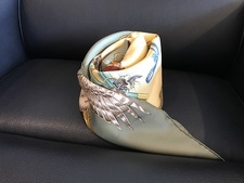 エルメス カレ90　LES OISEAUX DU ROY（王の鳥たち） 買取実績です。