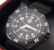 ルミノックスの8401 Black Ops Watchを買取しました。ルミノックスの買取ならエコスタイルにお任せ下さい。状態はほぼ未使用品に近いお品物になります。