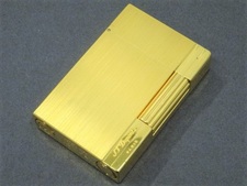 デュポン(S.T. Dupont)のゴールドギャッツビーガスライターを買取致しました。エコスタイルです。状態は通常使用感があるお品物です。