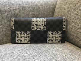 ルイヴィトンのN61211 クリストファーネメス　二つ折り長財布の買取実績です。