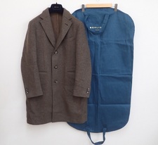 ボリオリのKジャケット・シングルチェスターコートを買取致しました。新宿伊勢丹から徒歩30秒、エコスタイル新宿三丁目店です。状態は比較的状態の良いお品物です。