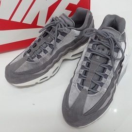 ナイキのAA1103-003 Wmns Air Max 95 LX ウィメンズ エアマックス95 スニーカー 27.5の買取実績です。