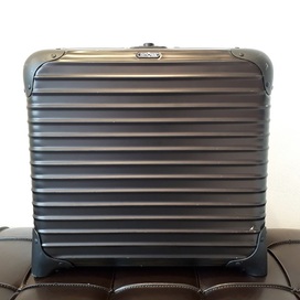 リモワのトパーズ ステルス 26L キャリーケースの買取実績です。