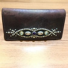 新宿店でウルフズヘッドの財布をお買取りいたしました。状態は強い使用感がございます。