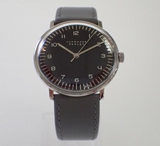 ユンハンスのマックス・ビル バイ ユンハンス ハンドワインド 手巻き腕時計を買取しました。新宿伊勢丹から徒歩30秒、エコスタイル新宿三丁目店です。状態は未使用品です。
