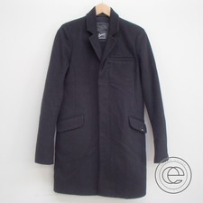 デンハムのクロムエル チェスターコートを洋服買取のエコスタイル渋谷店で買取致しました。状態は通常使用感があるお品物です。