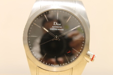 エコスタイル渋谷店では、ディオールオムの腕時計（シフルルージュ）を買取ました。状態は目立つ傷汚れはございません。