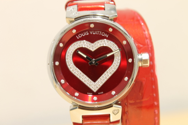 ルイヴィトンの赤　ヴェルニ　タンブール　ハートポムダムール　腕時計の買取実績です。