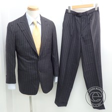 ブリオーニのウール ストライプ 2Bシングル スーツをブランドスーツ買取のエコスタイル渋谷店で買取致しました。状態は通常使用感があるお品物です。