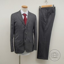 ラファエルカルーゾ ロロピアーナ生地 シングル 3ボタン スーツをブランド洋服買取のエコスタイル渋谷店で買取致しました。状態は通常使用感があるお品物です。
