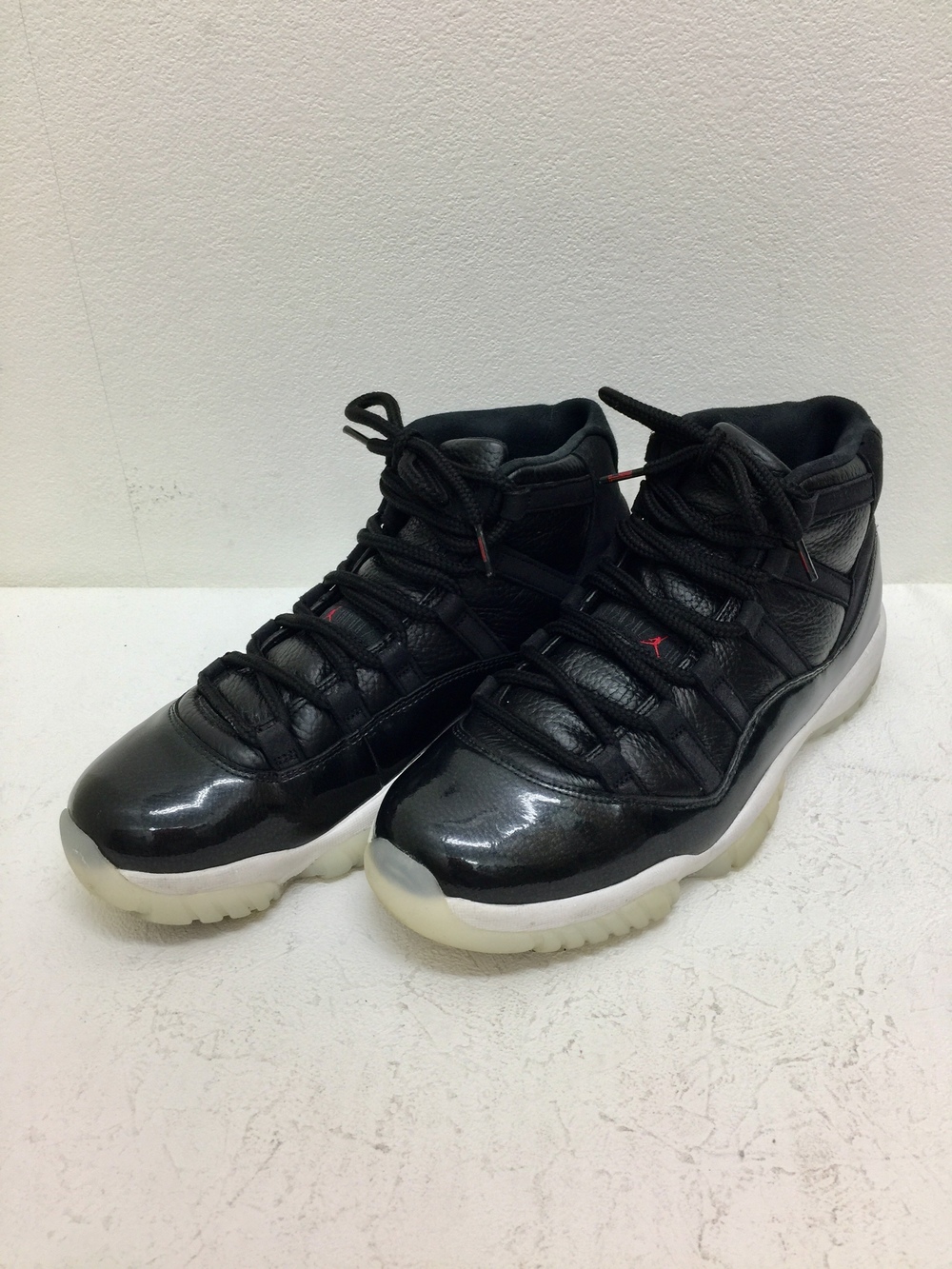 ナイキの15年製 黒 378037-002 AIR JORDAN 11 RETROの買取実績です。