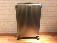 リモワの920.73 トパーズチタニウム スーツケース 85L（美品）をエコスタイル銀座本店にて買取致しました。状態は美品のお品物になります。