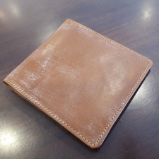 ホワイトハウスコックスのブライドルレザー二つ折り財布を買取させて頂きました。東京都港区のブランド&ファッション買取リユースショップ「エコスタイル広尾店」状態は綺麗なお品物