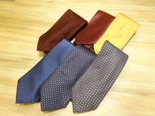 ブリオーニのシルク ネクタイ 計6点をブランド買取のエコスタイル銀座本店で買取致しました。状態は通常使用感があるお品物です。