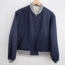 エヴィスのネイビー×ベージュ リバーシブル MA-1 ジャケットをブランド洋服買取のエコスタイル浜松鴨江店で買取致しました。状態は通常使用感があるお品物です。