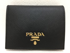 エコスタイル浜松鴨江店にて、プラダの1MV204サフィアーノ黒の2つ折り財布を買取しました。状態は未使用品です。