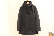 エコスタイル渋谷店ではステファンシュナイダーのコートを買取ました。状態は特に目立つ傷汚れはございません。