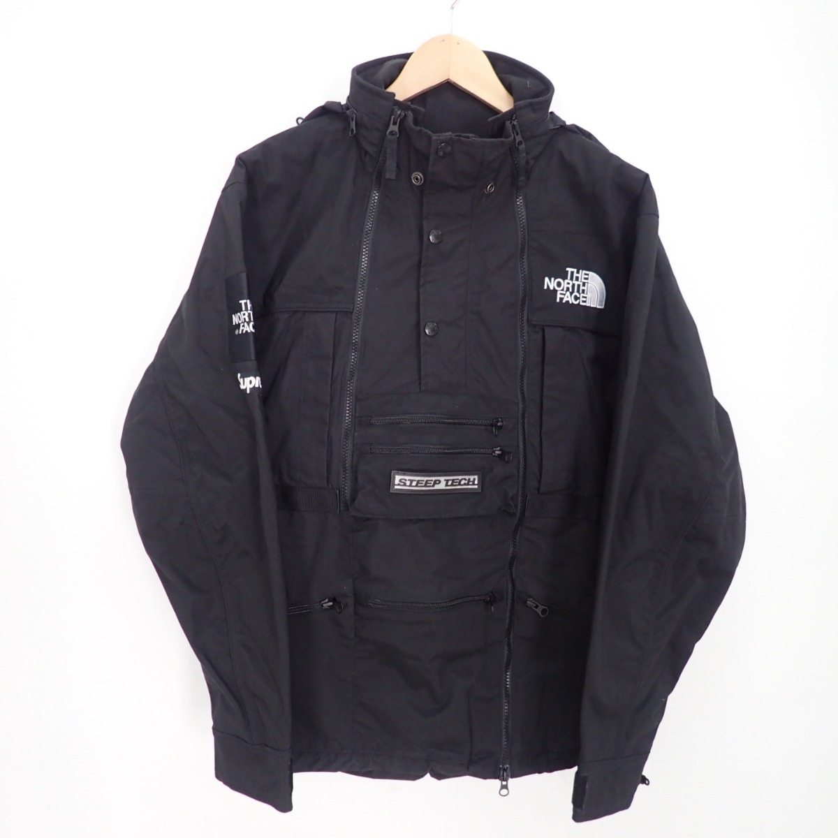 ノースフェイスの×Supreme シュプリーム NF0A2RES STEEP TECH JACKET フーディージップアップ　黒の買取実績です。