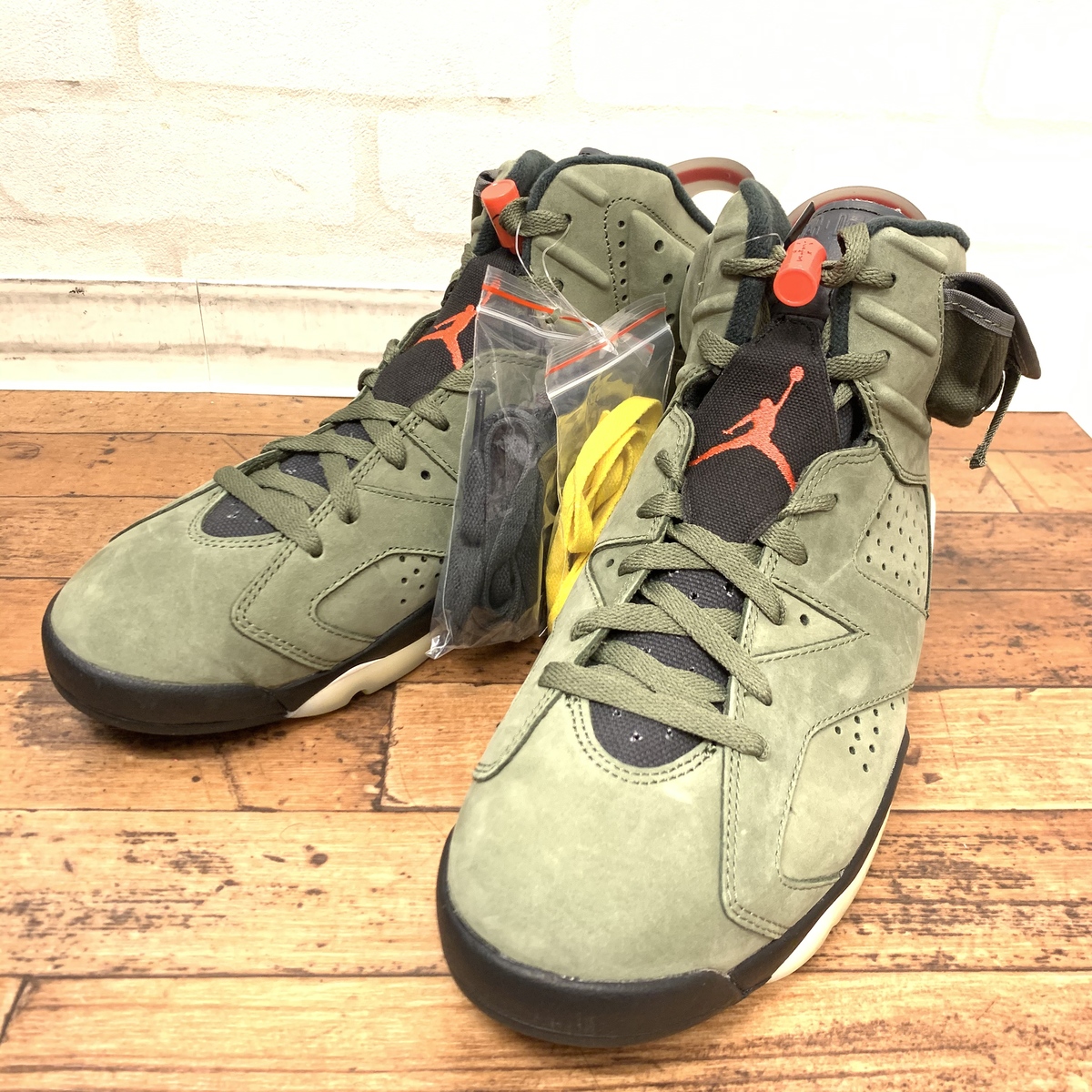 ナイキの200　×トラヴィススコット　AIRJORDAN6　PETROの買取実績です。