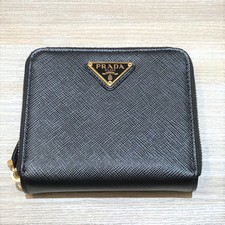 エコスタイル銀座本店にてプラダの1ML036 サフィアーノ 2つ折り財布を買取致しました。状態は数回使用程度の新品同様品です。