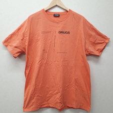 ラフシモンズの2018年DRUGSプリントTシャツをお買取させていただきました。ブランド古着リサイクルショップ「エコスタイル広尾店」状態は通常使用感のある中古品