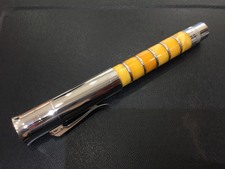 グラフフォンファーバーカステルのペン･オブ･ザ･イヤー2004 琥珀 万年筆を買取しました。エコスタイル新宿三丁目店です。状態は美品のお品物になります。
