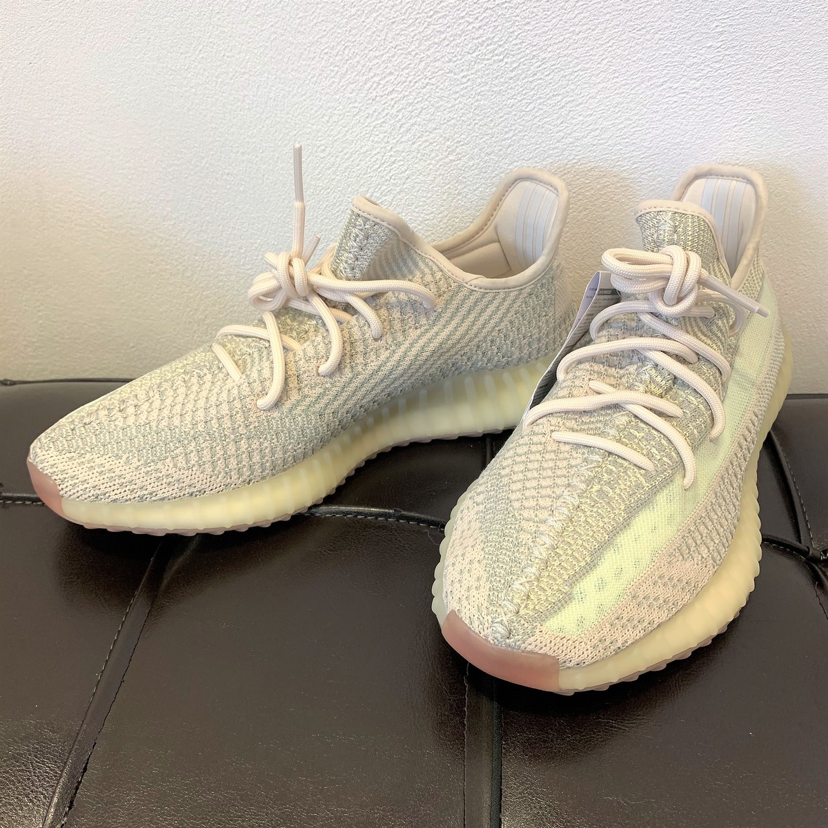 アディダスのFW3042 YEEZY BOOST 350 V2 スニーカーの買取実績です。