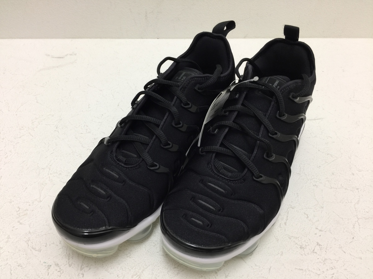 ナイキの924453-010 AIR VAPORMAX PLUS スニーカーの買取実績です。