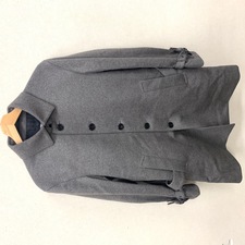 エコスタイル広尾店にてブラックレーベルクレストブリッジの18年製 ベルト付き コートを買取致しました。状態は綺麗な状態の中古美品です。
