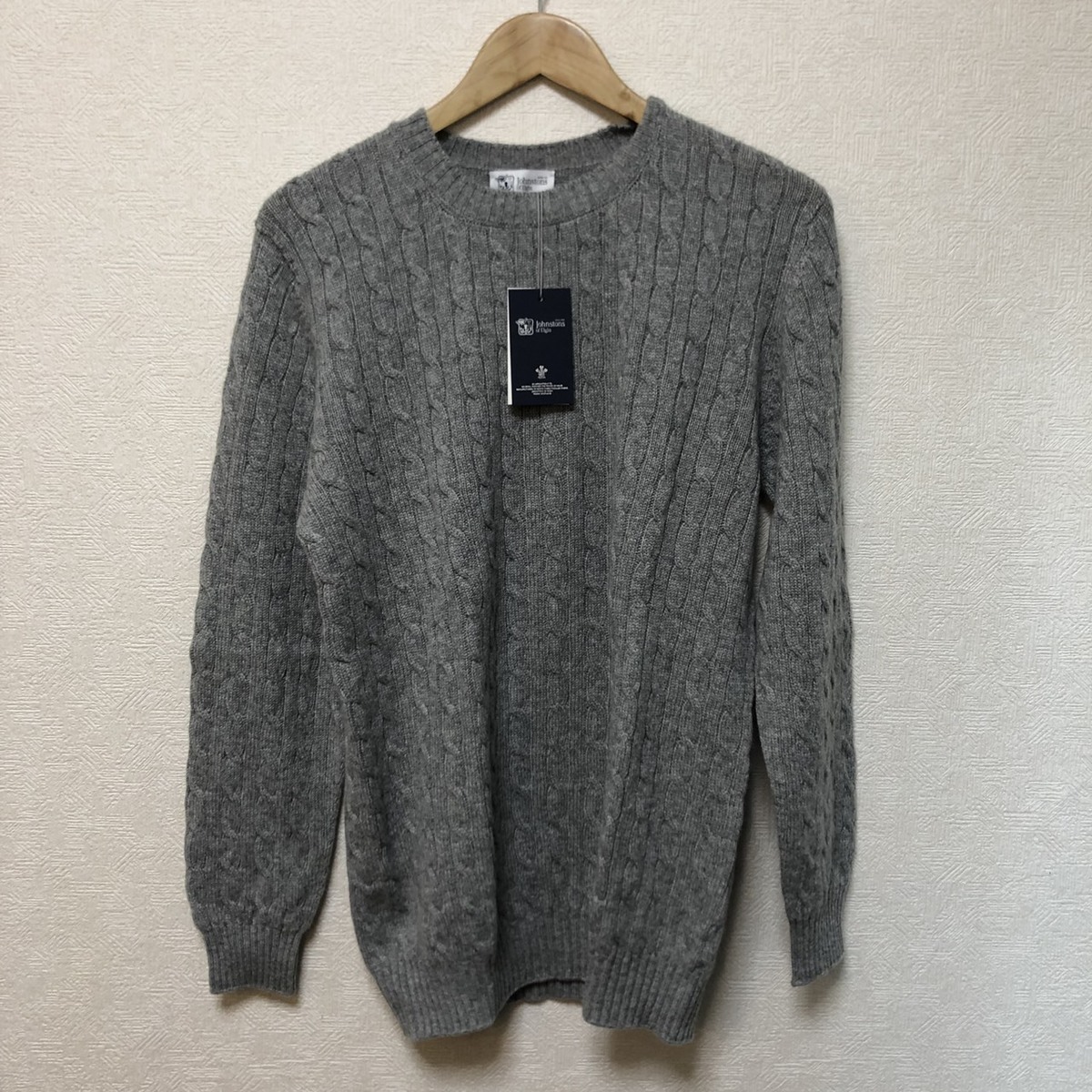 ジョンストンズのグレー　長袖ニットセーター　KAL02434 HA0200　neckSweater /Cable&Ribの買取実績です。