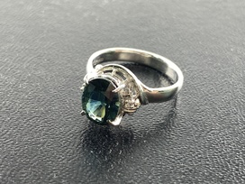 サファイアの4.09ct サファイア 0.03ct ダイヤ リングの買取実績です。