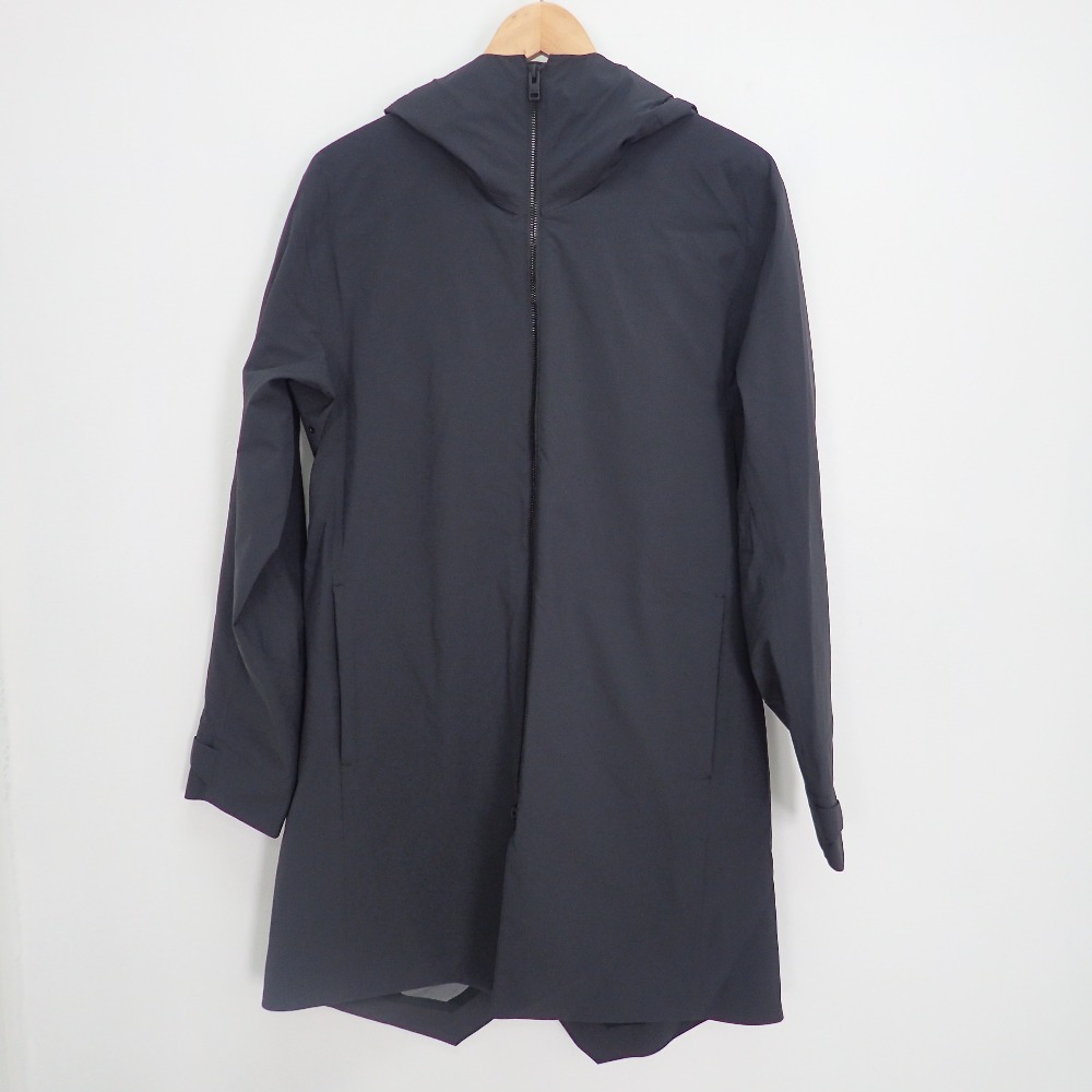 アタッチメントの19年製 AC91-247 黒 3 Layer Light Taffeta Hooded Coatの買取実績です。