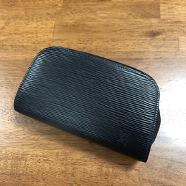 ルイヴィトンのエピ　ブラック　ドーフィーヌPM　M48442の買取実績です。