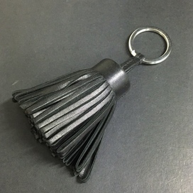 エルメスのラムスキン レザー カルメン アミョーミロ キーホルダーの買取実績です。