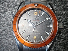 エコスタイル新宿店で、オメガの232.30.42.21.01.002 シーマスター プラネットオーシャン オレンジベゼル 自動巻き 腕時計を買取しました。状態は若干の使用感がある中古品です。