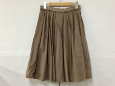 エコスタイル浜松入野店で、フォクシーの19年製の39342 ワッフルタックのブラウンのスカートを買取りました。状態は通常使用感があるお品物です。