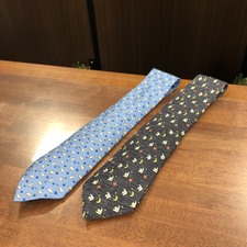 エコスタイル大阪心斎橋店にて、エルメスのアニマルデザイン(兎、魚)、シルク総柄ネクタイ(※2本セット)を高価買取いたしました。状態は通常使用感のお品物です。