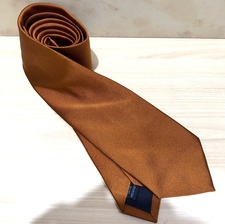 エコスタイル渋谷店で、フランコバッシのオレンジ色のシルク100%のネクタイを買取しました。状態は使用感が少なく綺麗なお品物です。