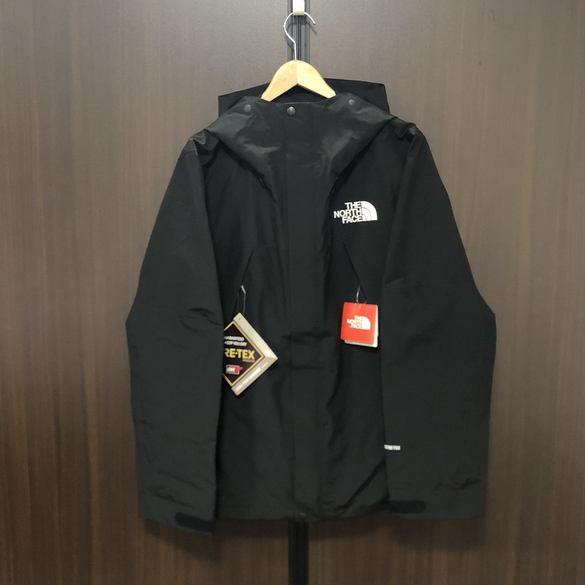 ノースフェイスのNP61800　GORE-TEX(ゴアテックス)　ブラック　MOUNTAIN JACKET(マウンテンジャケット)の買取実績です。