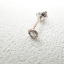 エコスタイル渋谷店で、ハムのK18WG×ダイヤモンドの片耳用のピアスを買取しました。状態は使用感が少なく綺麗なお品物です。
