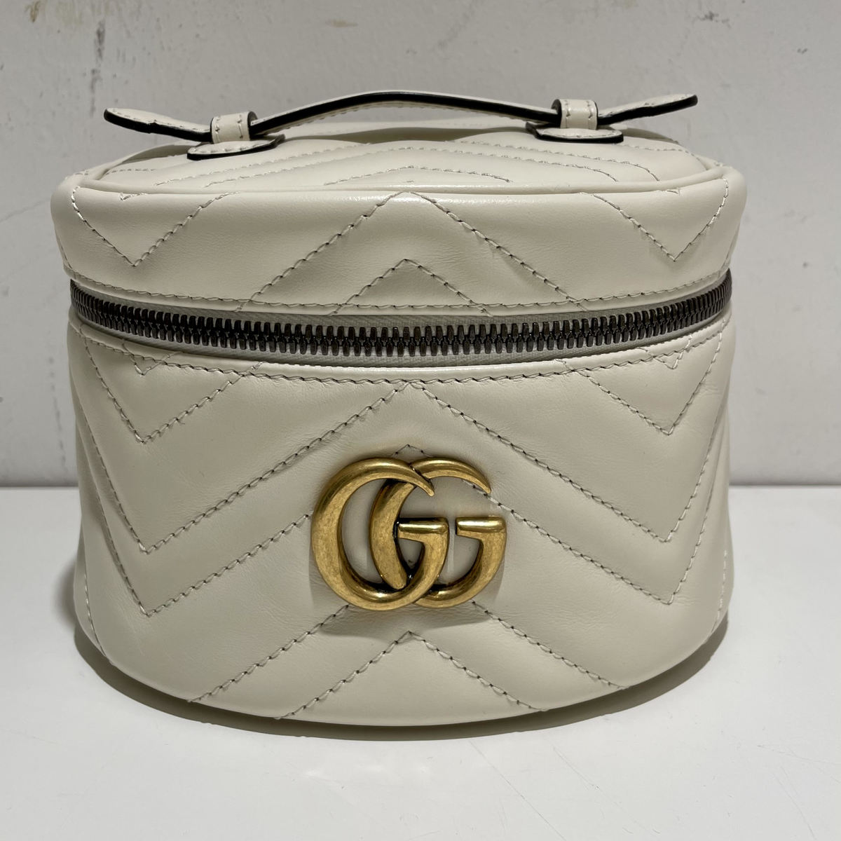グッチのホワイト 624615 海外限定 GGマーモント コスメティックバッグの買取実績です。