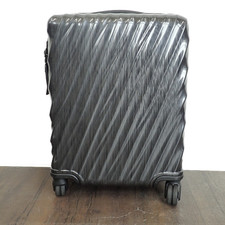 トゥミの228661D 19ディグリー ポリカーボネイト キャリーオン 35L 4輪 スーツケースを買取させていただきました。エコスタイル宅配買取センター状態は通常使用感のある中古品