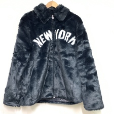 エコスタイル銀座本店で、キスのMLBコラボのKH1220-102のブラックのヤンキースのフェイクファーのジャケットを買取ました。状態は綺麗な状態の中古美品です。