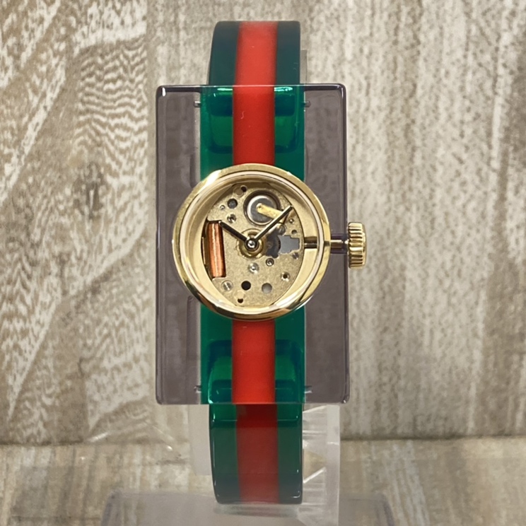 グッチのYA143501 143.5 ヴィンテージウェブ スケルトン仕様 スクエアケース バングルウォッチ腕時計の買取実績です。