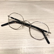 エコスタイル渋谷店で、アヤメ×アーバンリサーチのHEXというモデルのメガネフレームを買取しました。状態は通常使用感があるお品物です。