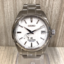エコスタイル銀座本店で、グランドセイコーのSBGA011の雪白ダイヤルのスプリングドライブの時計を買取ました。状態は綺麗な状態の中古美品です。